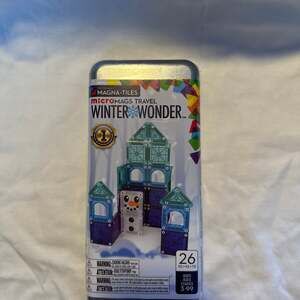 Magna-Tiles microMAGS Winter Wonder 26-Piece Travel Magnetic Construction Set